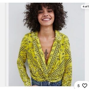 Zara silk like Paisley Bandana Blouse Cropped Women’s Size L Yellow Black